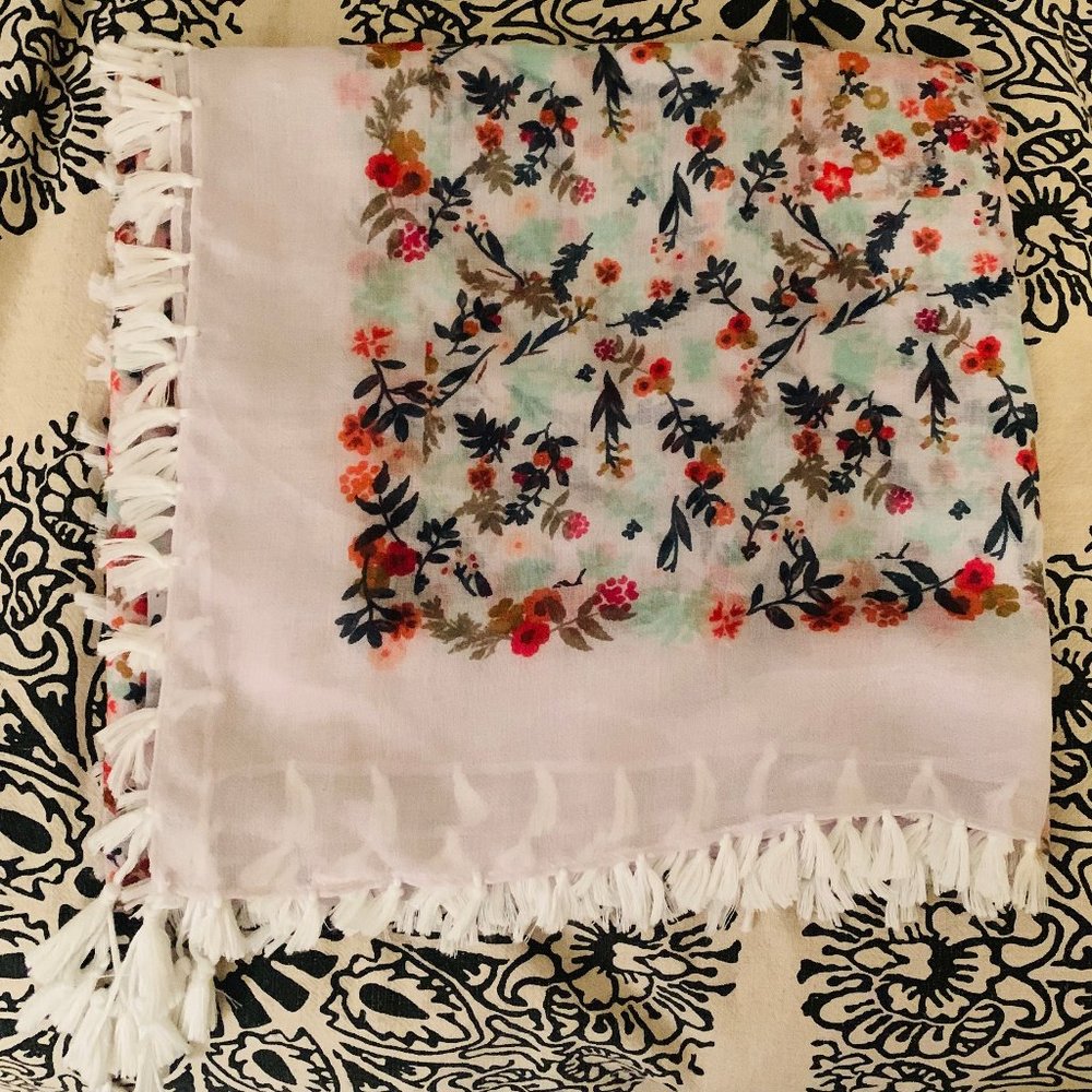 🖤 Floral Tassel Scarf